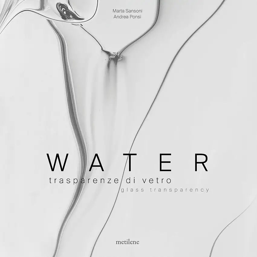 Water. Trasparenze di vetro. Glass transparency